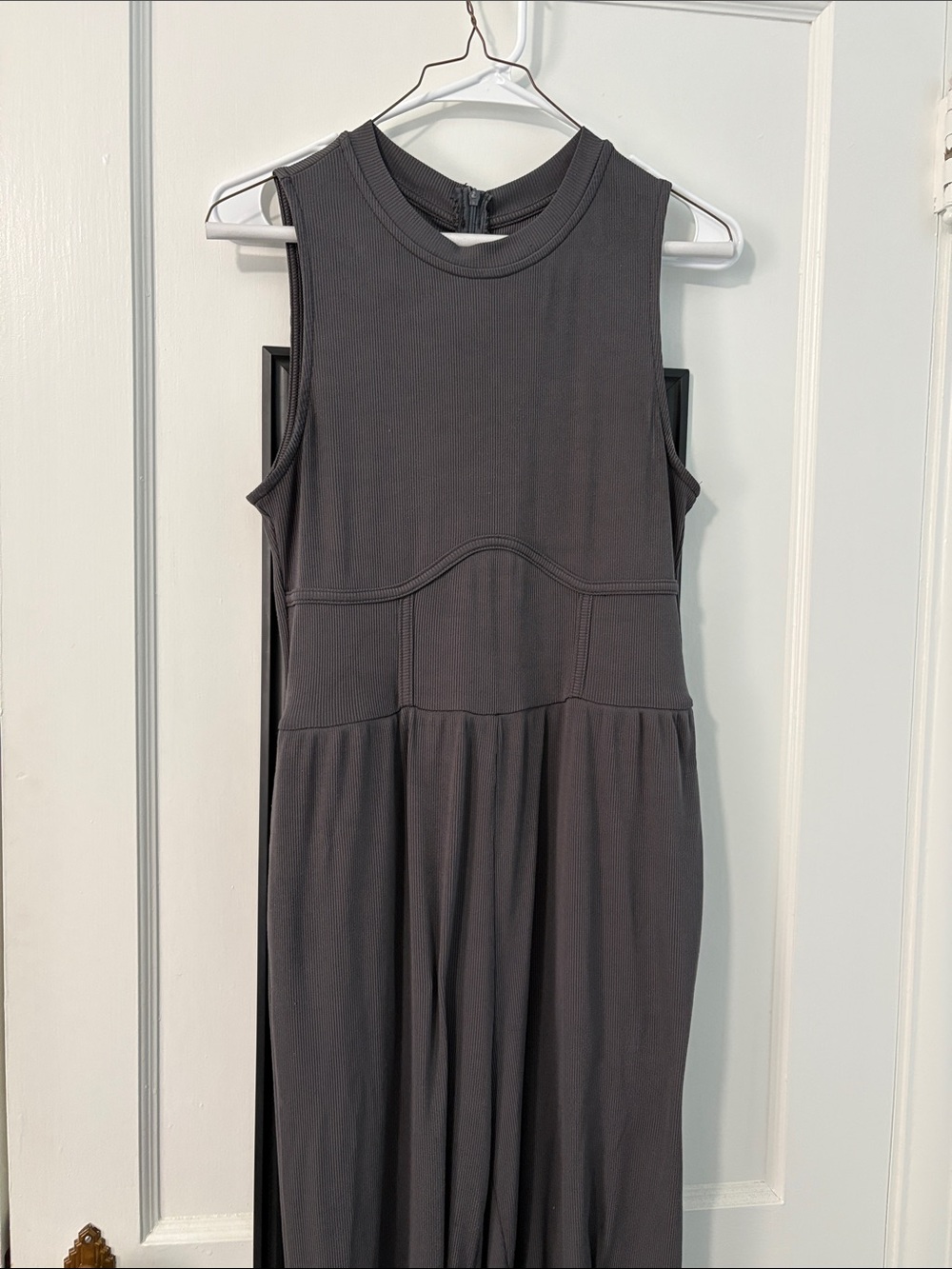 Sleeveless Gray Midi Dress - Modern Ribbed Fit